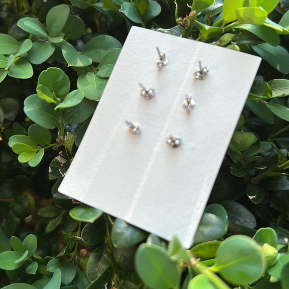 NWOT Origami Jewels earrings. Set of three pairs of studs. - Picture 2 of 5